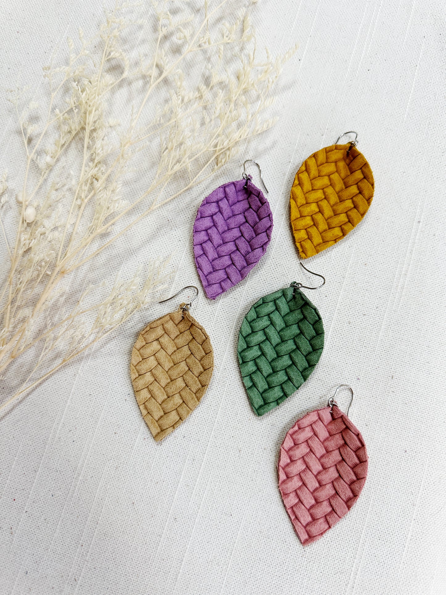 Small Box Braid Leather Leaf