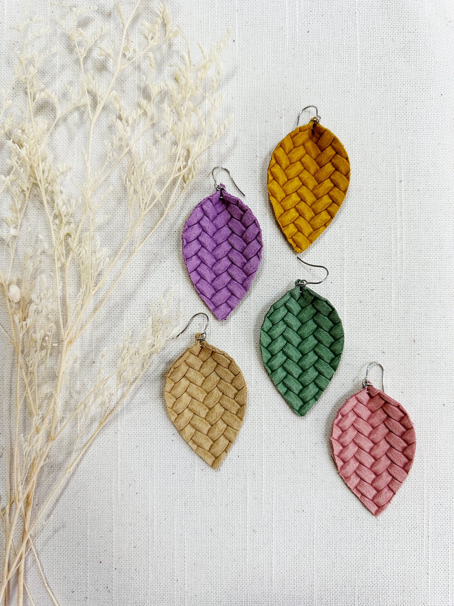 Small Box Braid Leather Leaf