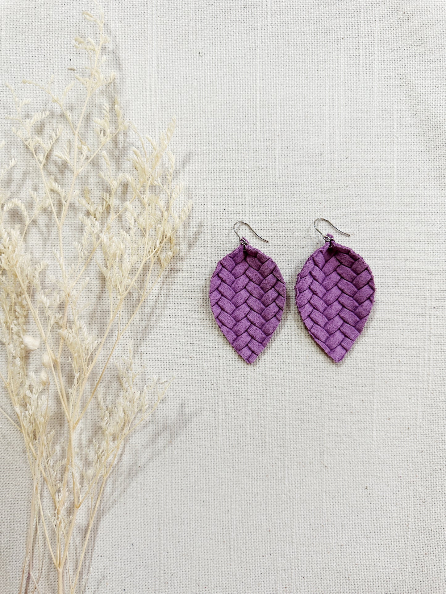 Small Box Braid Leather Leaf