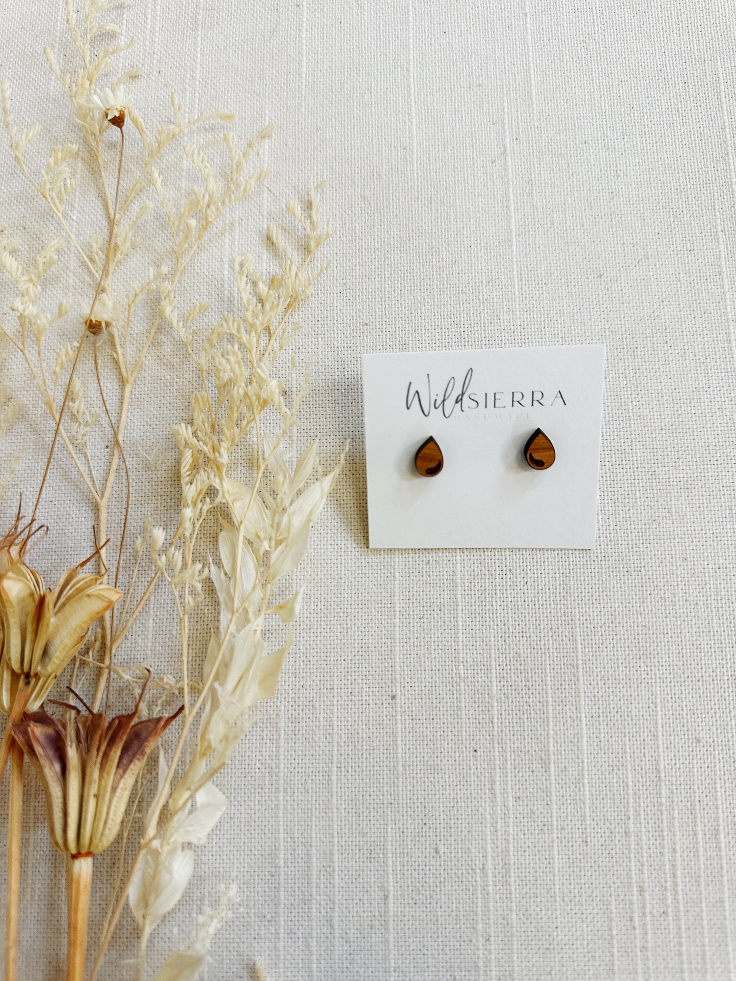 Raindrop Wood Stud