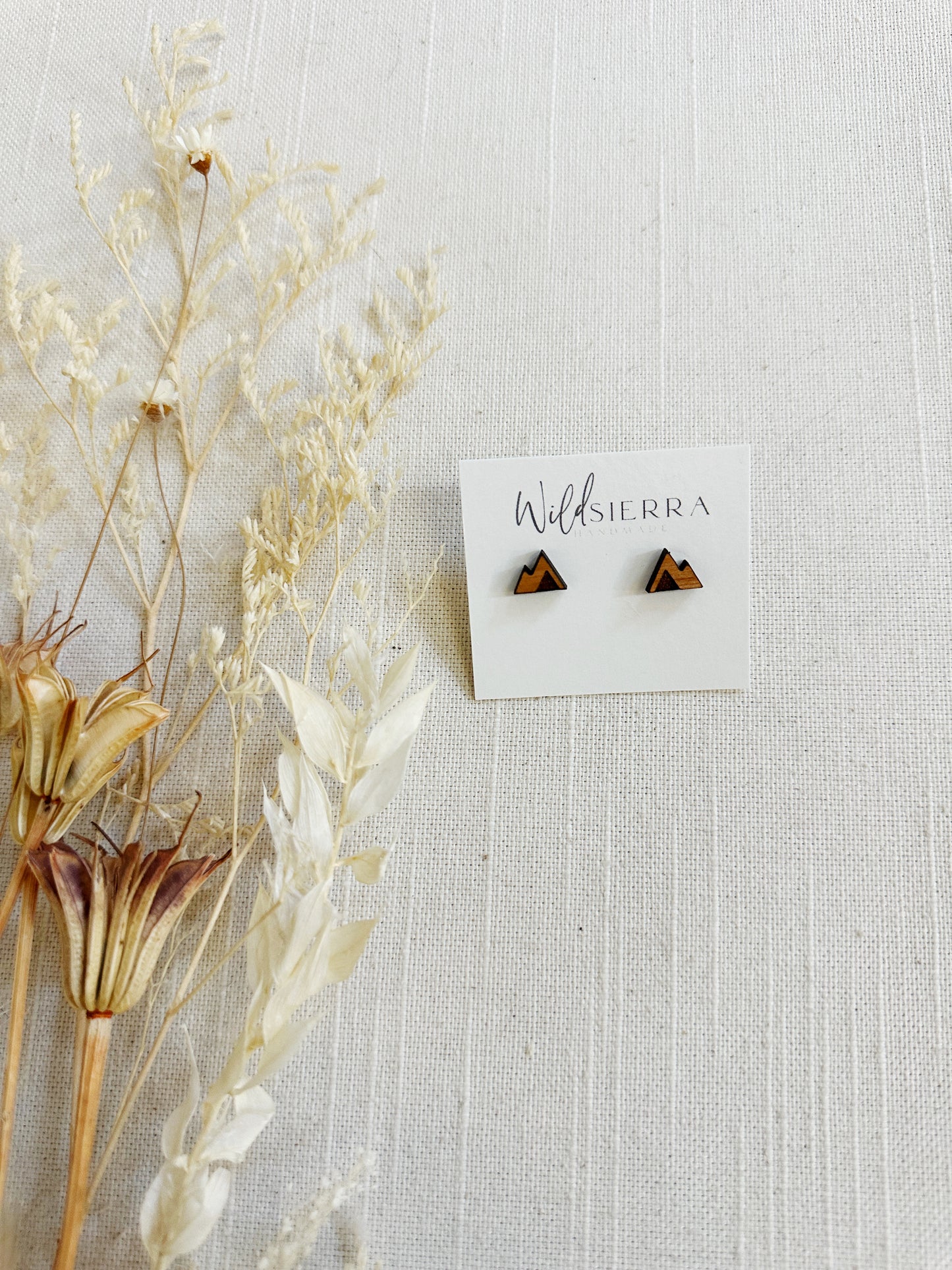Mountain Range Wood Stud