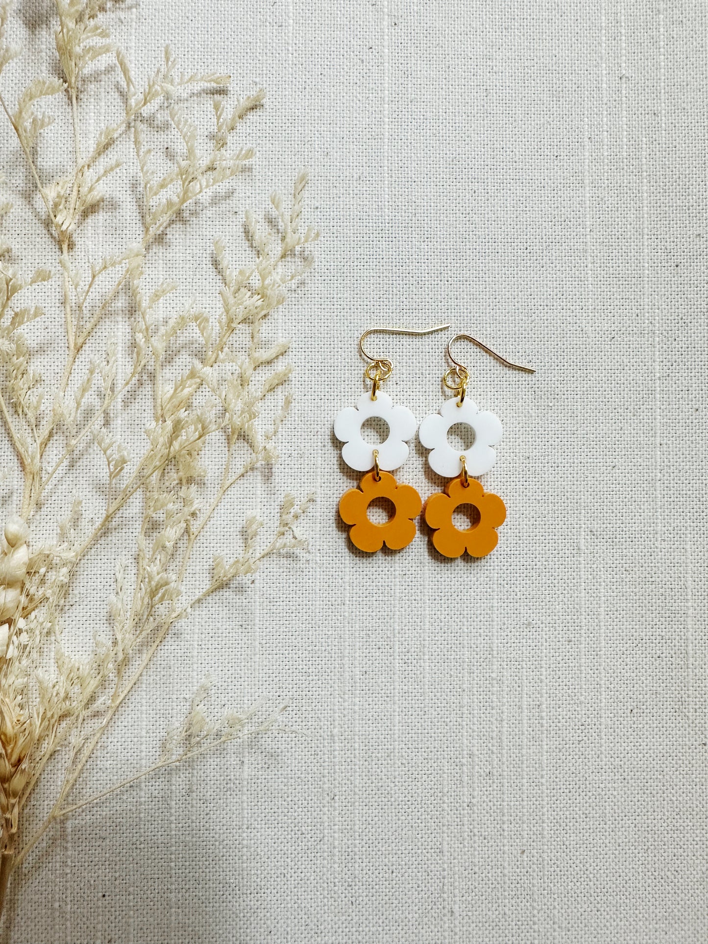 Double Acrylic Daisy