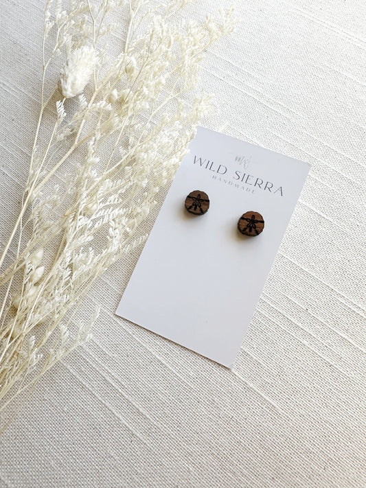 Sand dollar wood stud