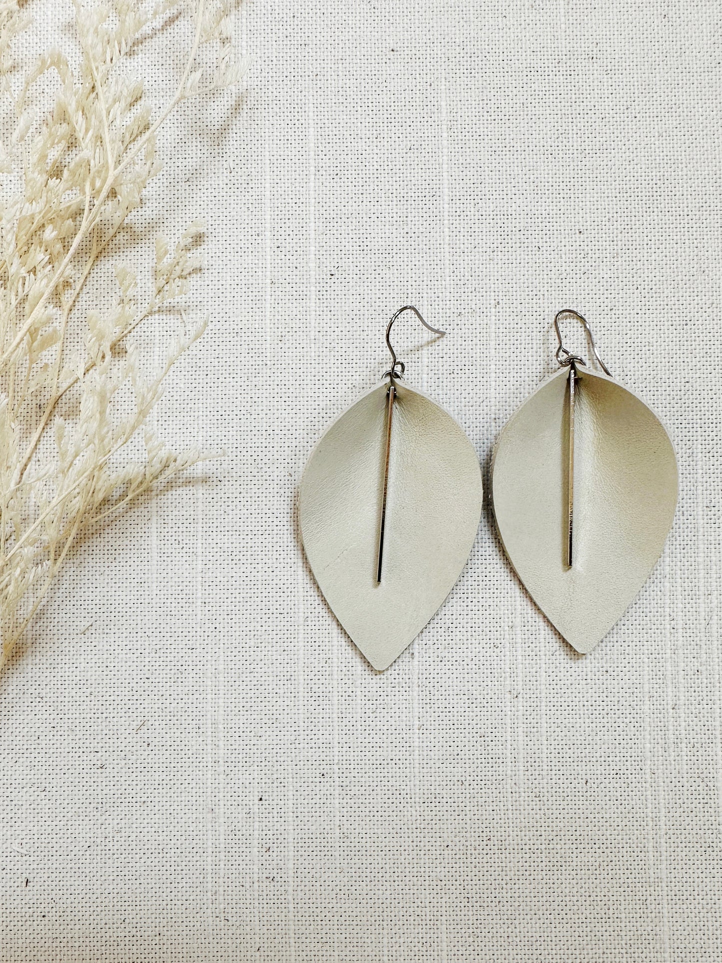 Leather Leaf with Stainless Steel Bar