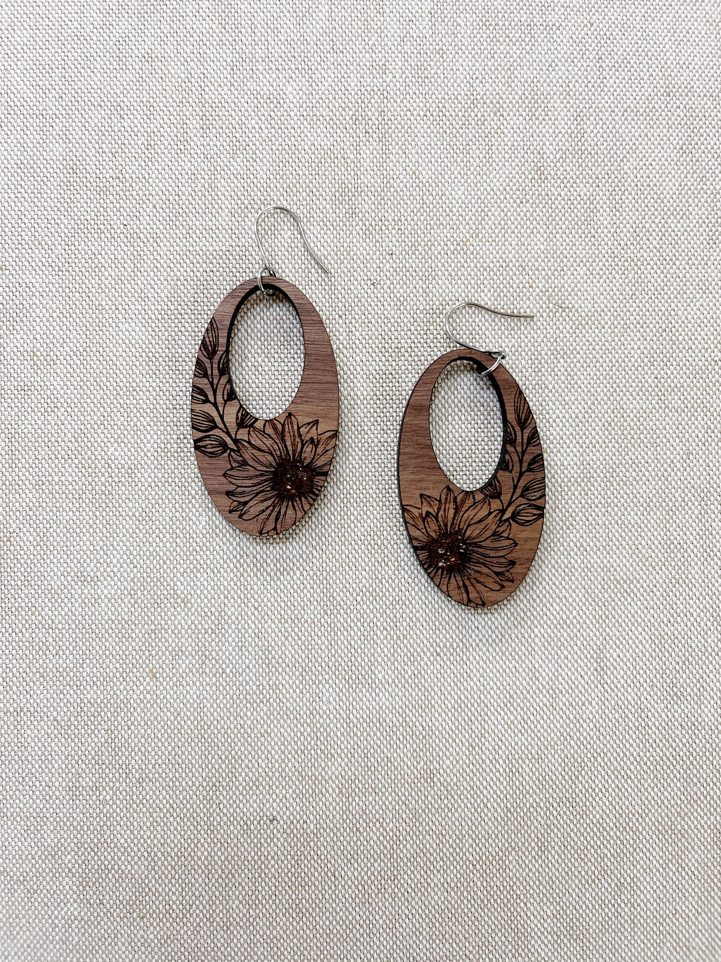 Wood Sunflower Oval