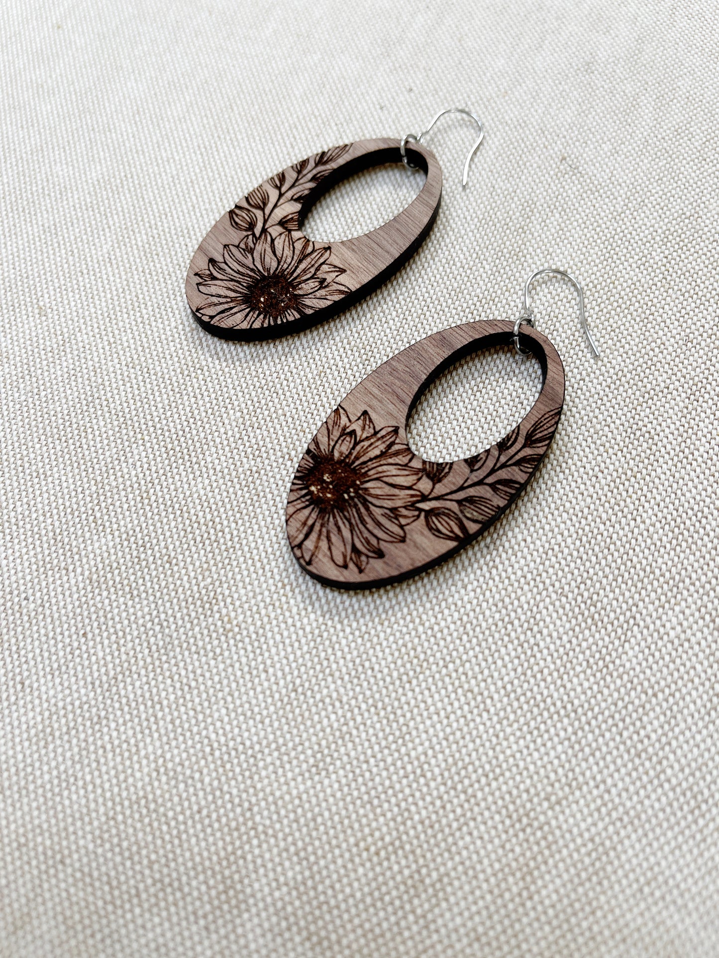 Wood Sunflower Oval