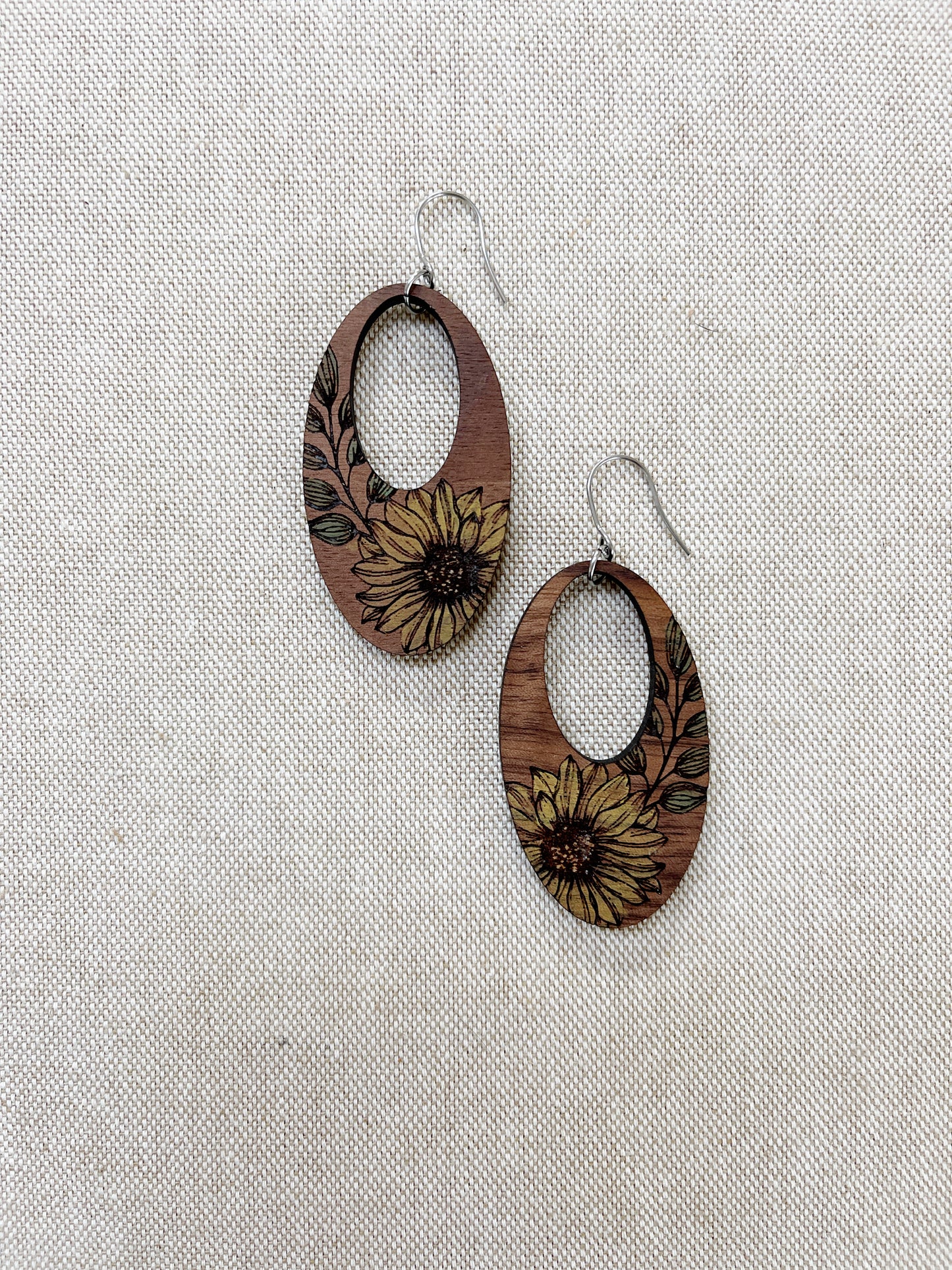 Wood Sunflower Oval