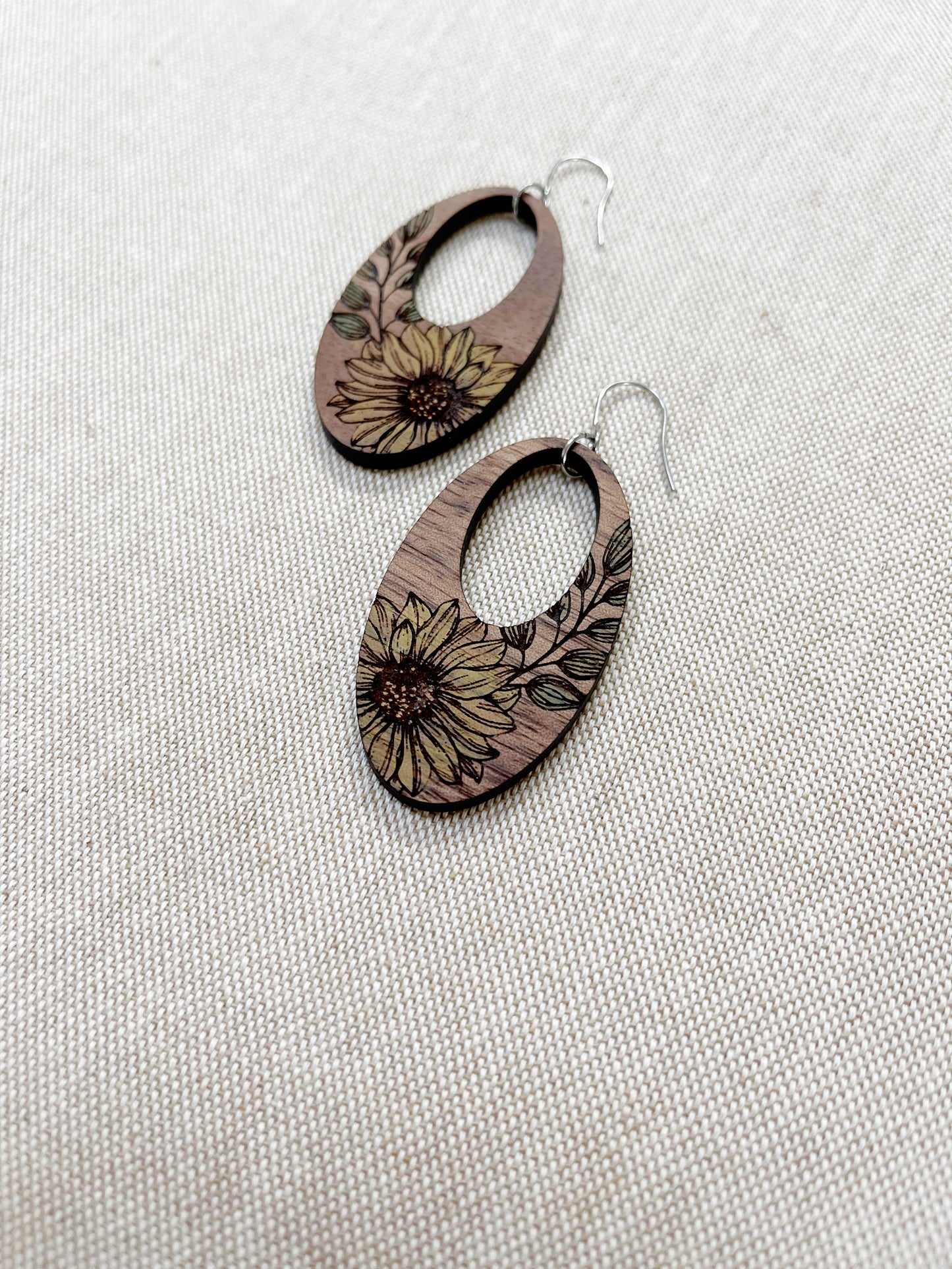 Wood Sunflower Oval