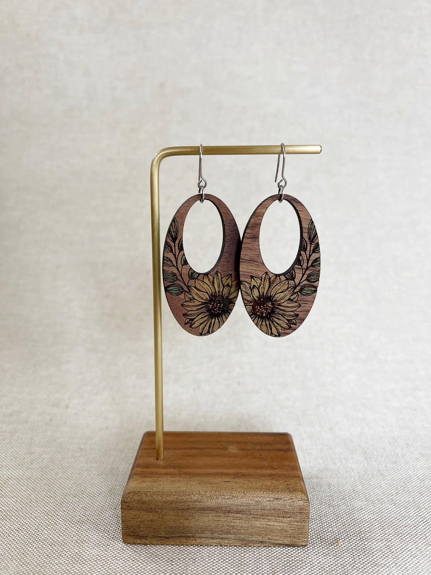 Wood Sunflower Oval