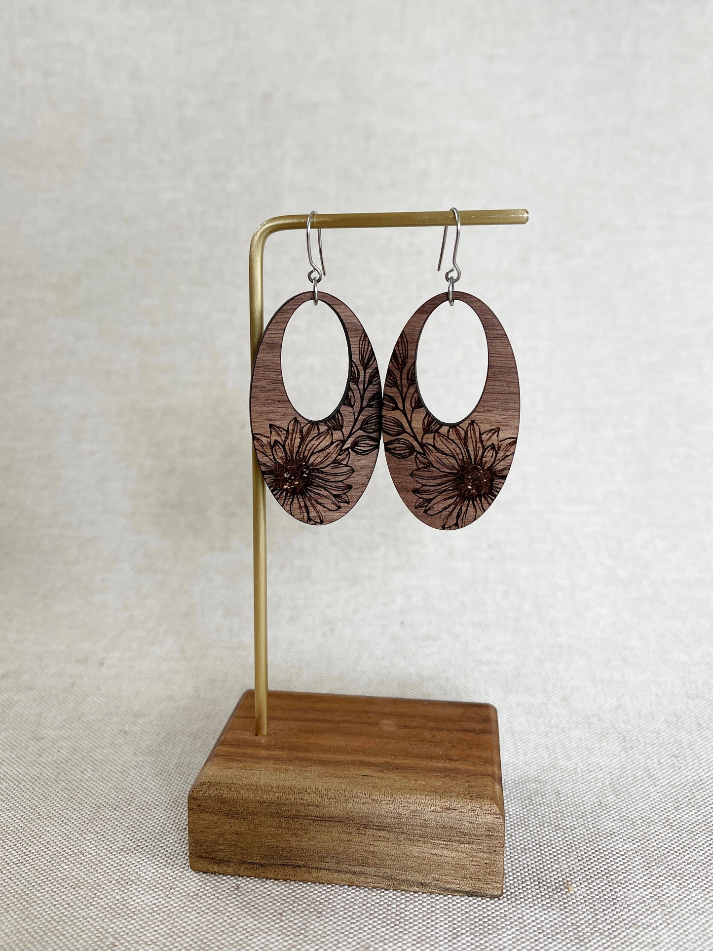 Wood Sunflower Oval