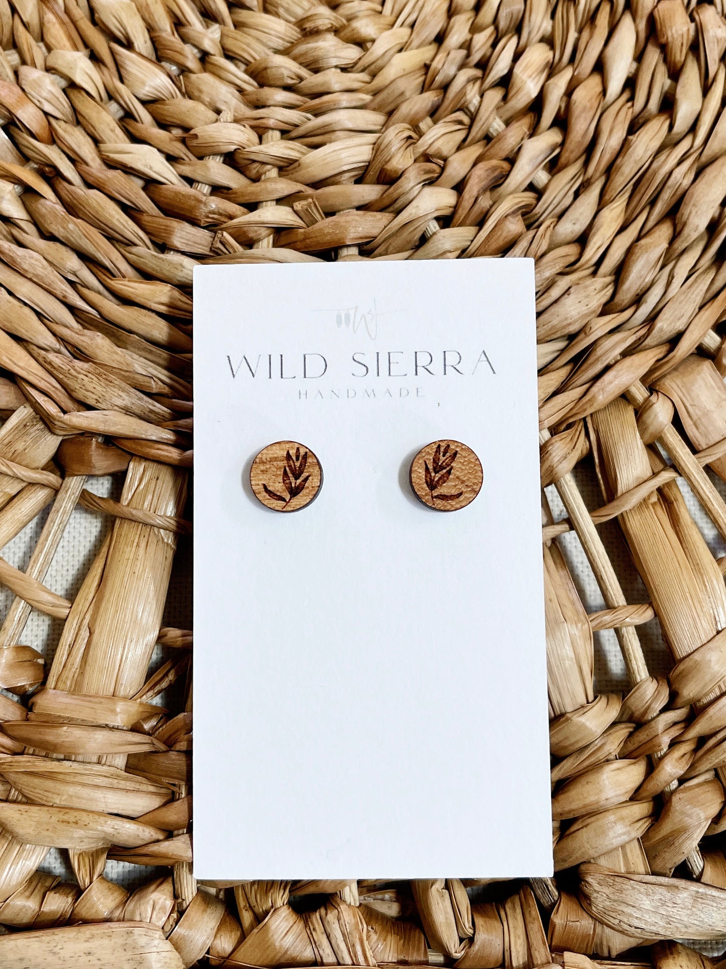 Nature Wood Studs