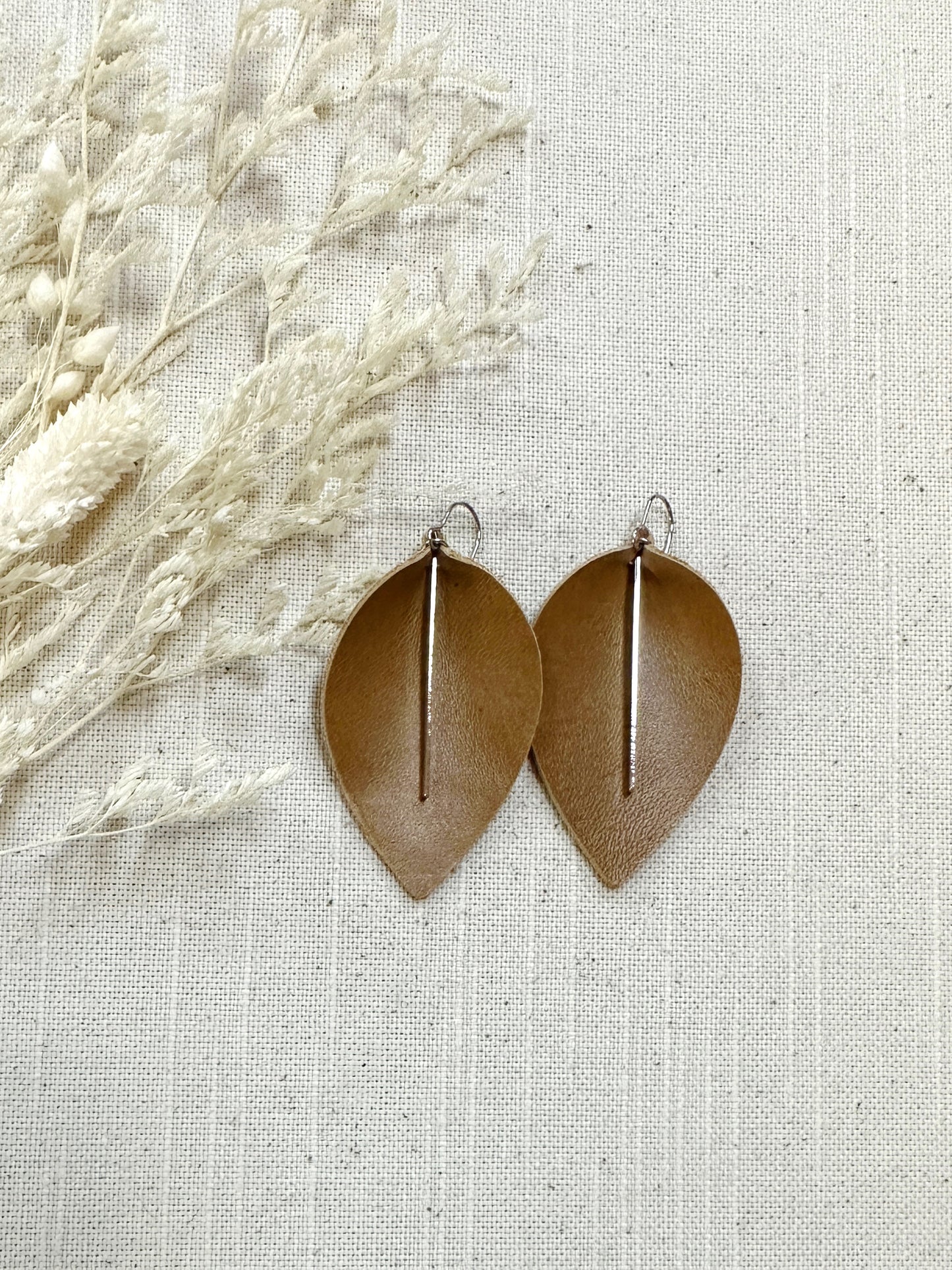 Leather Leaf with Stainless Steel Bar