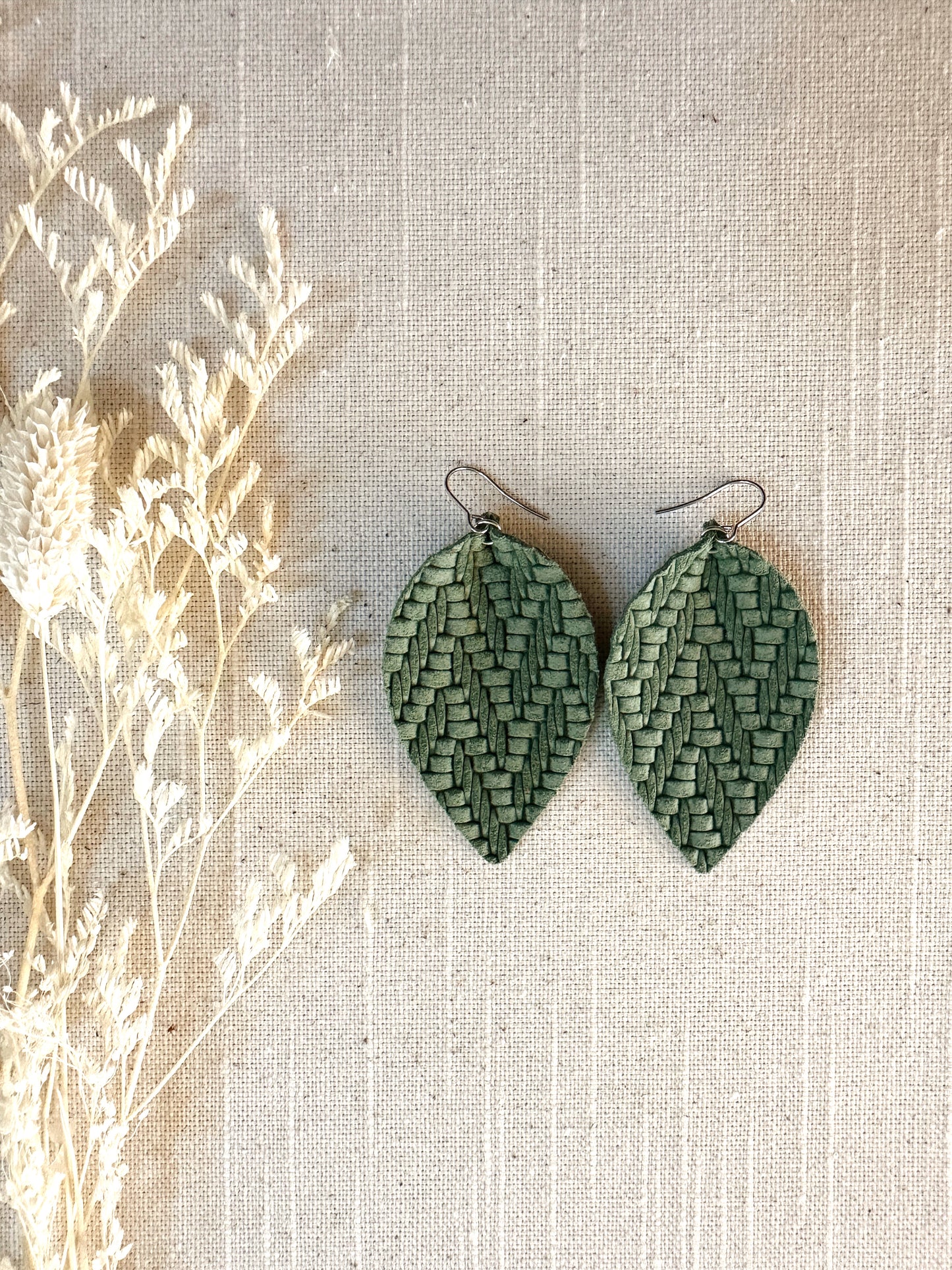 Knit Leather Leaf