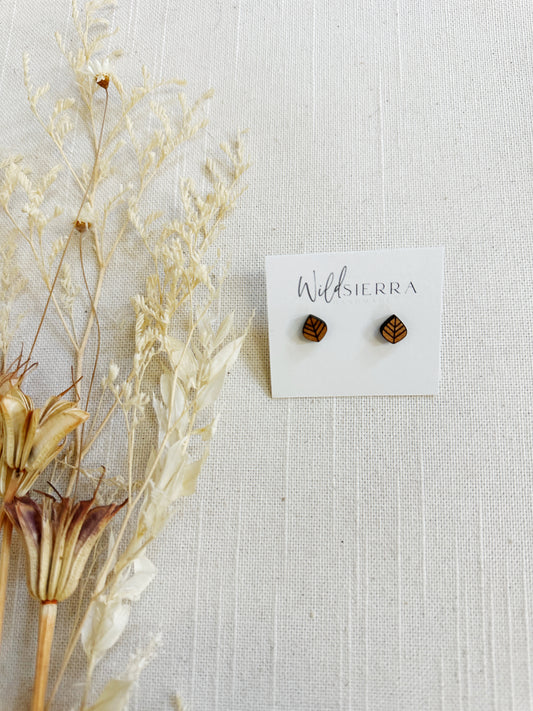 Wood Leaf Stud