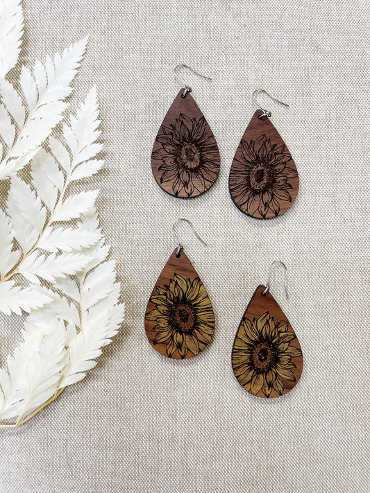 Wood Sunflower Teardrop