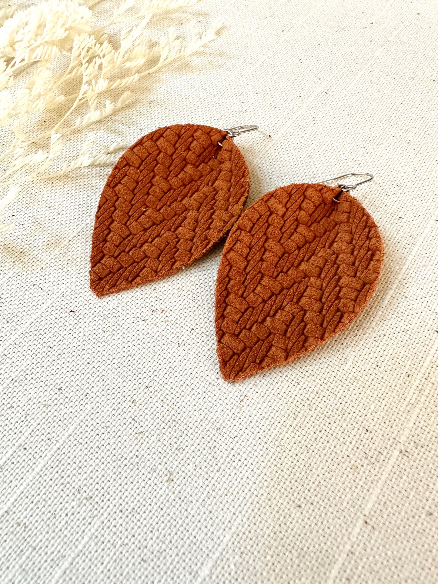 Knit Leather Leaf